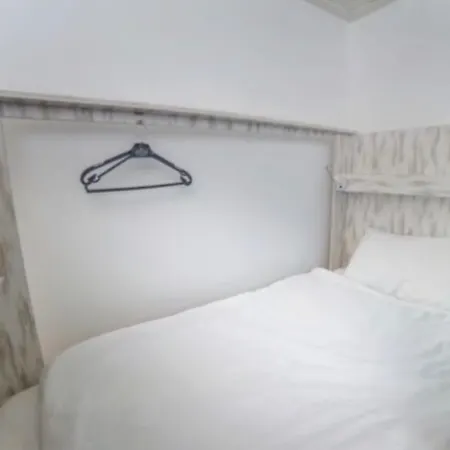 Amintas Hostal *